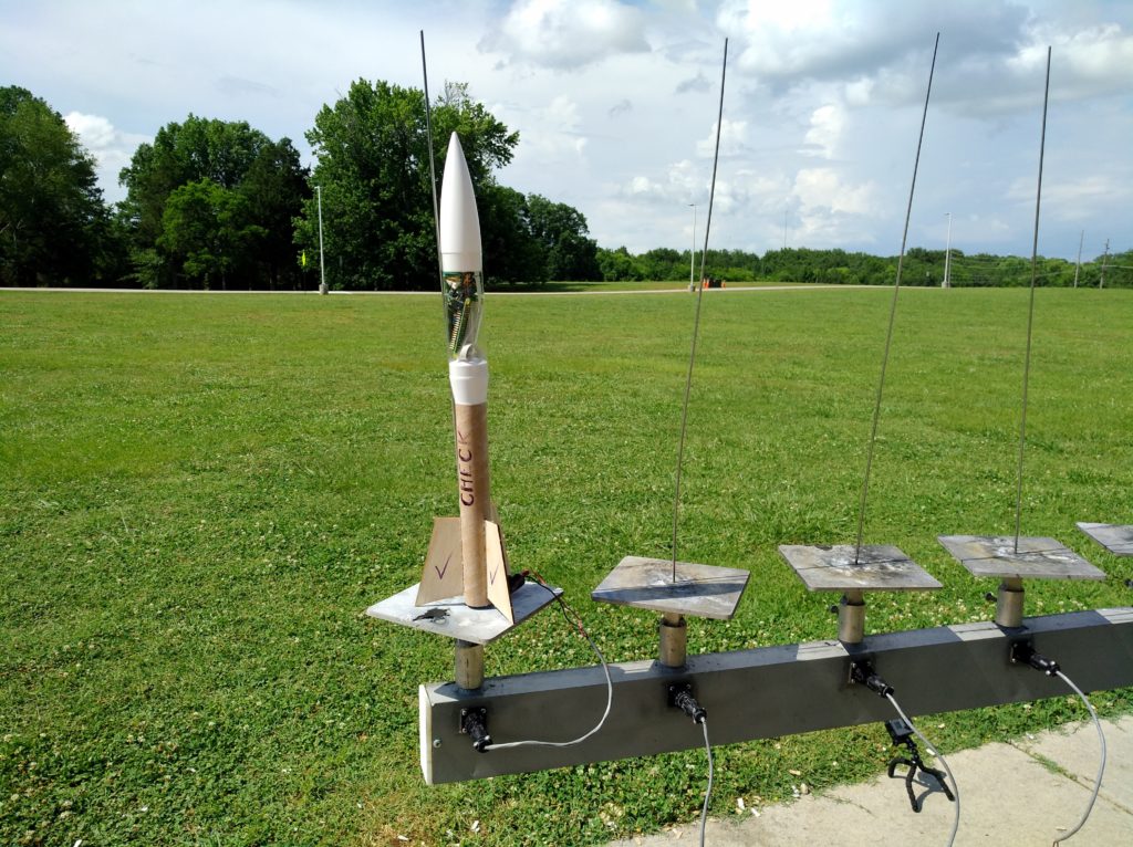 Raketa s telemetrickým modulkem připravena ke startu, Huntsville Alabama